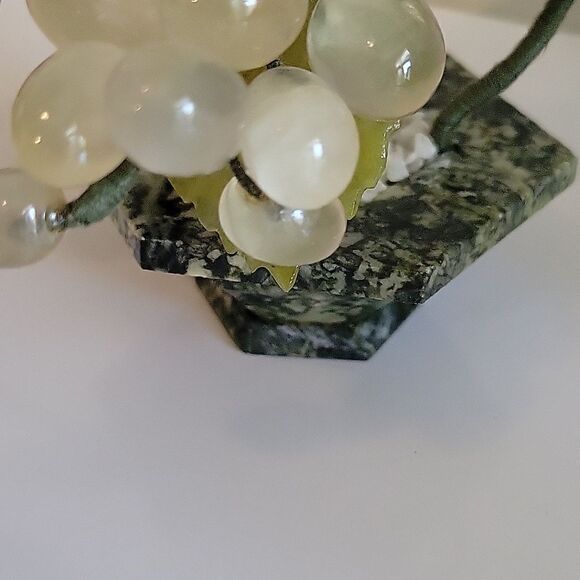 VIntage Jade and Alabaster Grape Tabletop Sculpture Decor - Picture 4 of 10